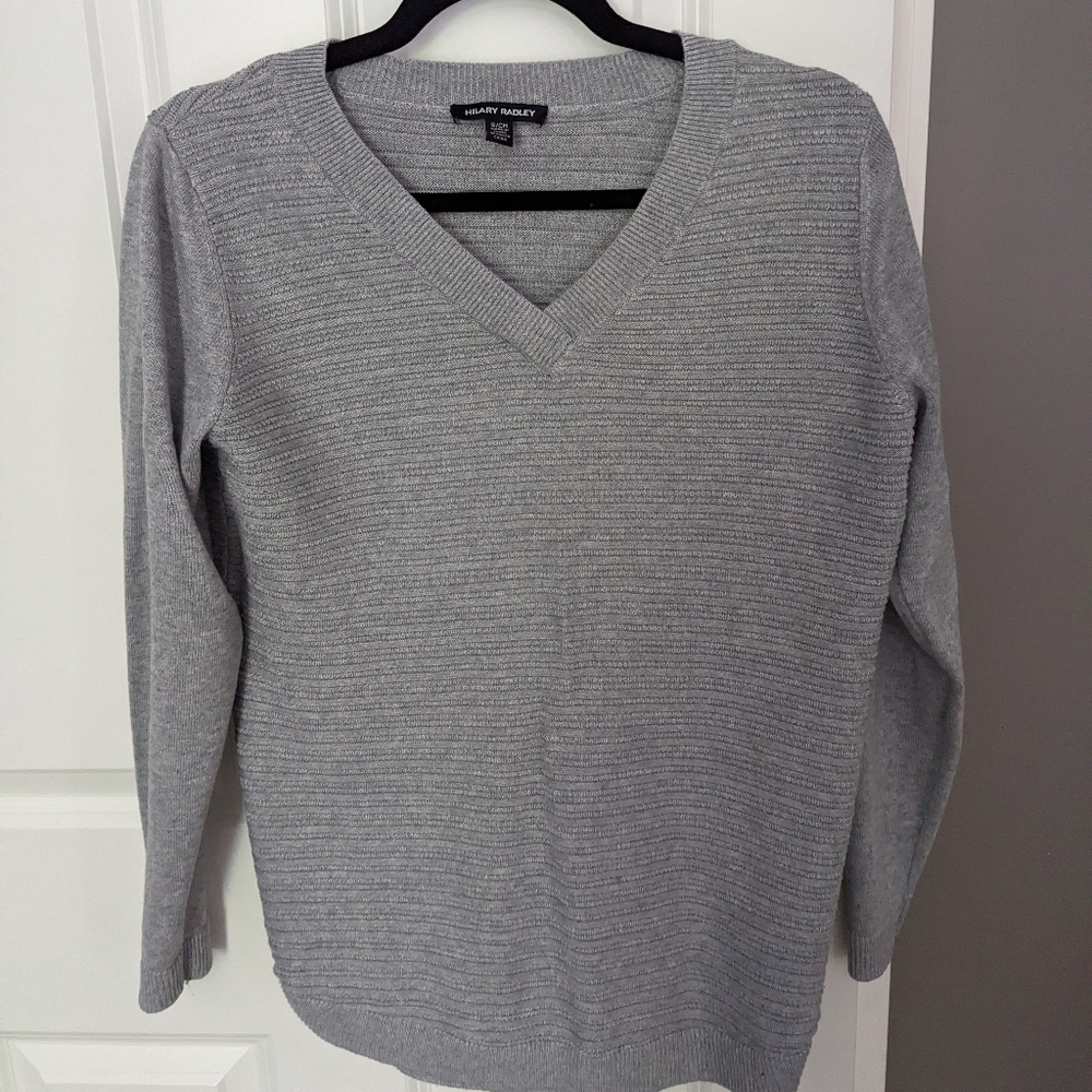 Gray Long Sleeve V-neck Sweater
